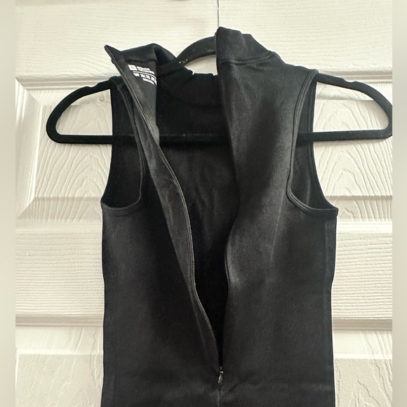 🆕 TOB Women Ribbed Sleeveless Yoga Jumpsuit Size Small - Picture 9 of 9